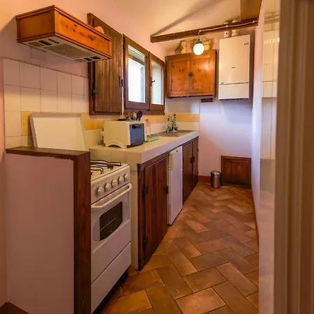 Farmhouse With Spacious Garden And Pool Дом отдыха